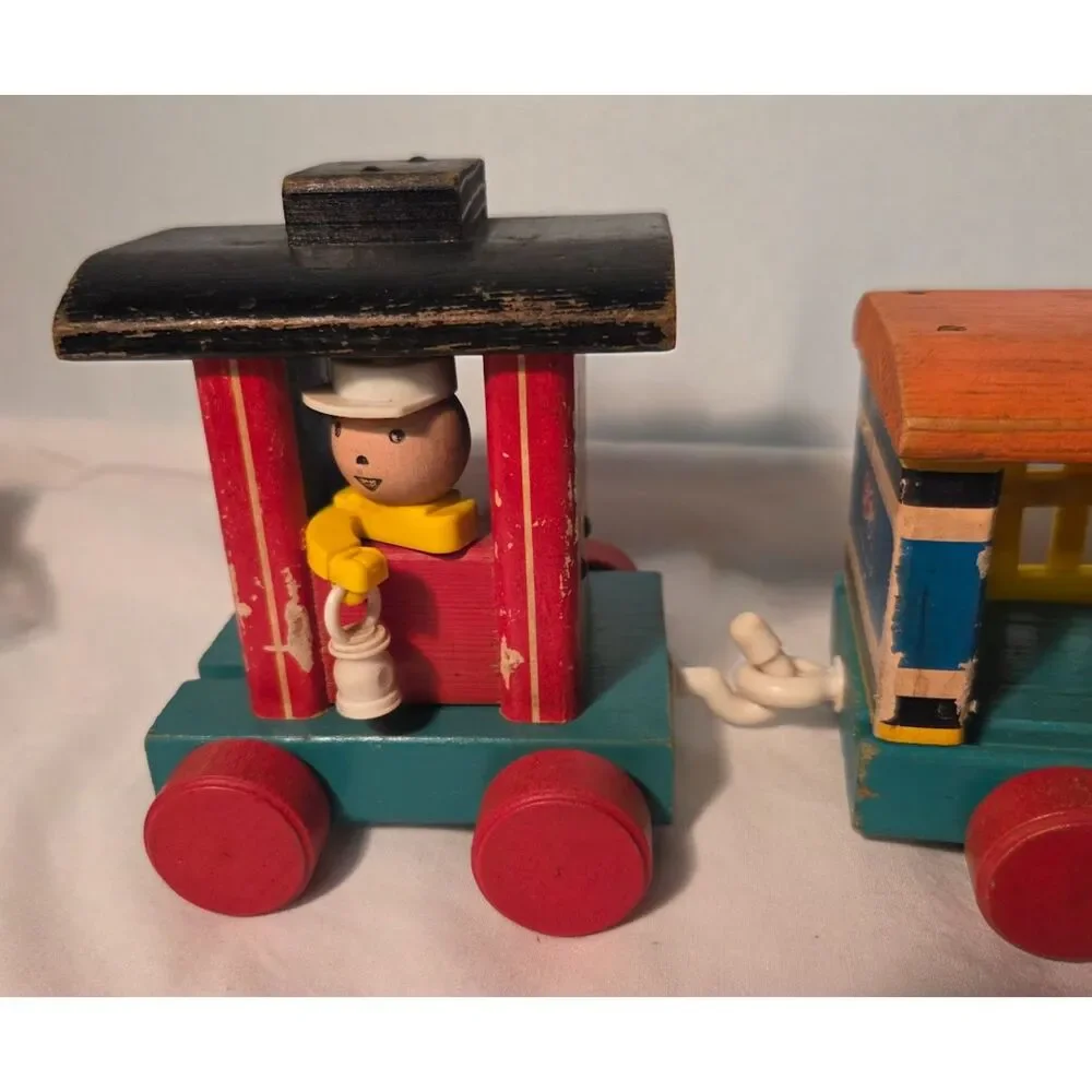 Vintage Fisher-Price Huffy Puffy Wooden Pull Train 4 Car Set No. 999 Railroad
